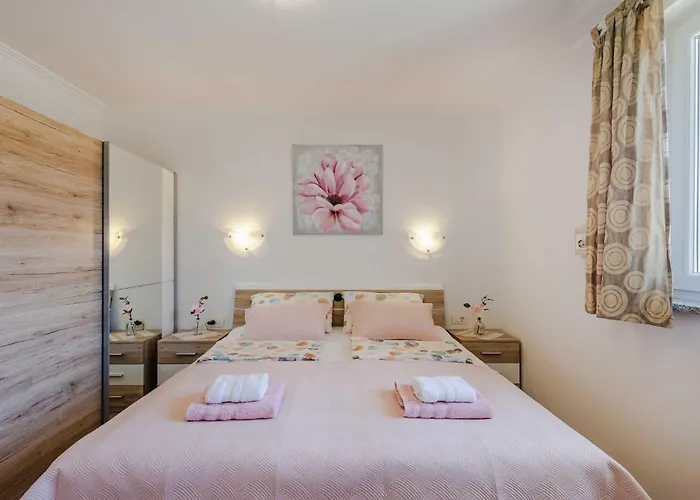 Rose Apartman *