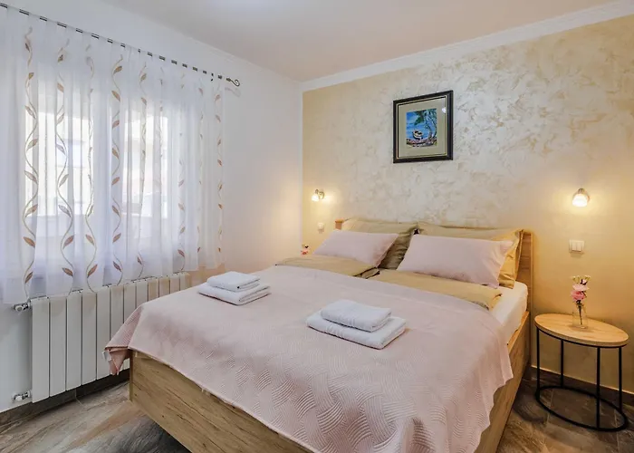 Rose Apartman *